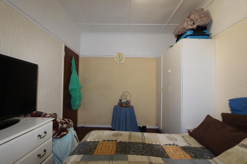 To Let 2 Bedroom Property for Rent in Lansdowne Western Cape